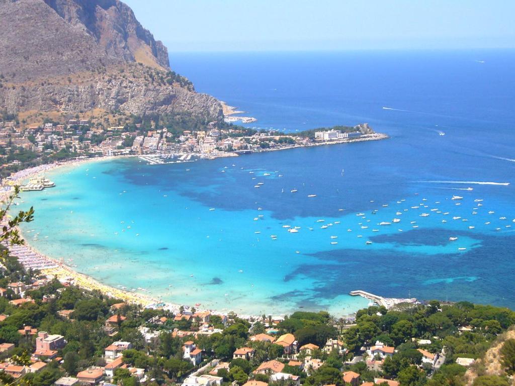 Trentuno Mondello Apartments Екстер'єр фото